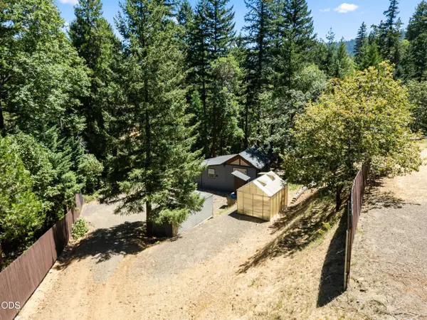 4712 Old Highway 99 S, Ashland, OR 97520