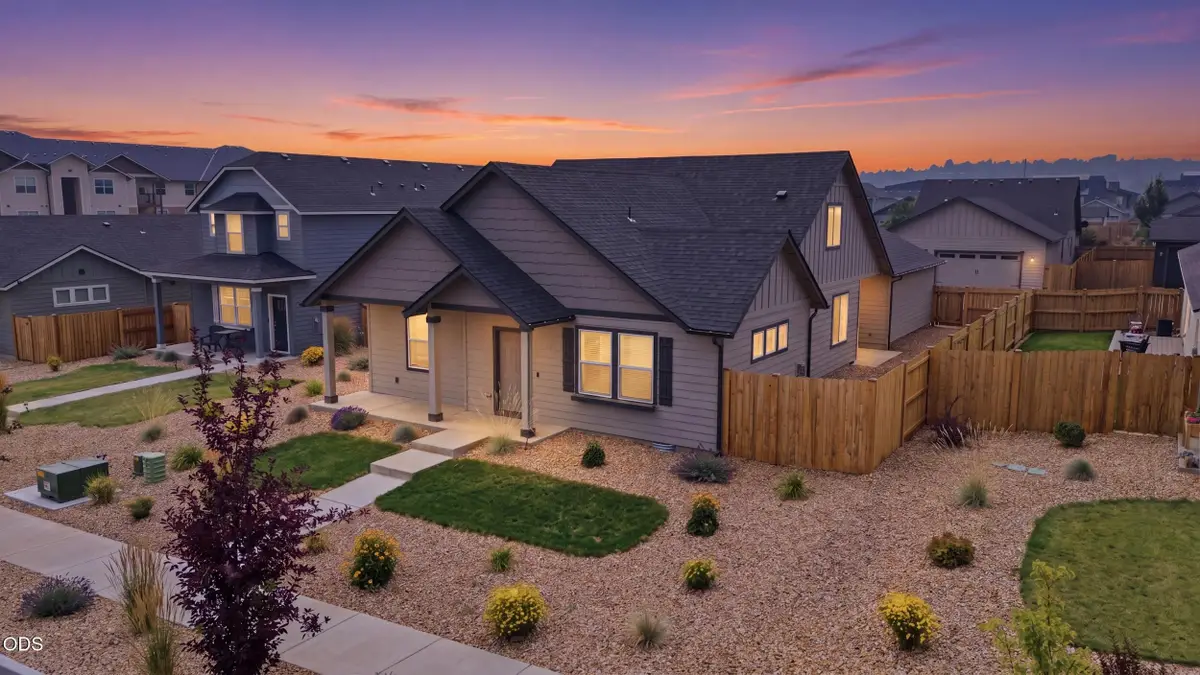 3778 SW Lava Place, Redmond, OR 97756 - #1