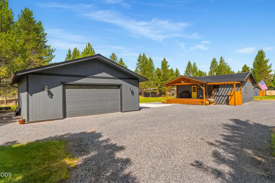 53855 Pine Grove Road, La Pine, OR 97739 - #2