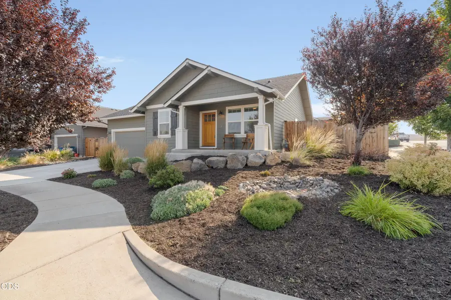 320 NW 33rd Street, Redmond, OR 97756 - #2