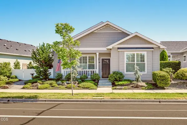 1529 N Haskell Street, Central Point, OR 97502