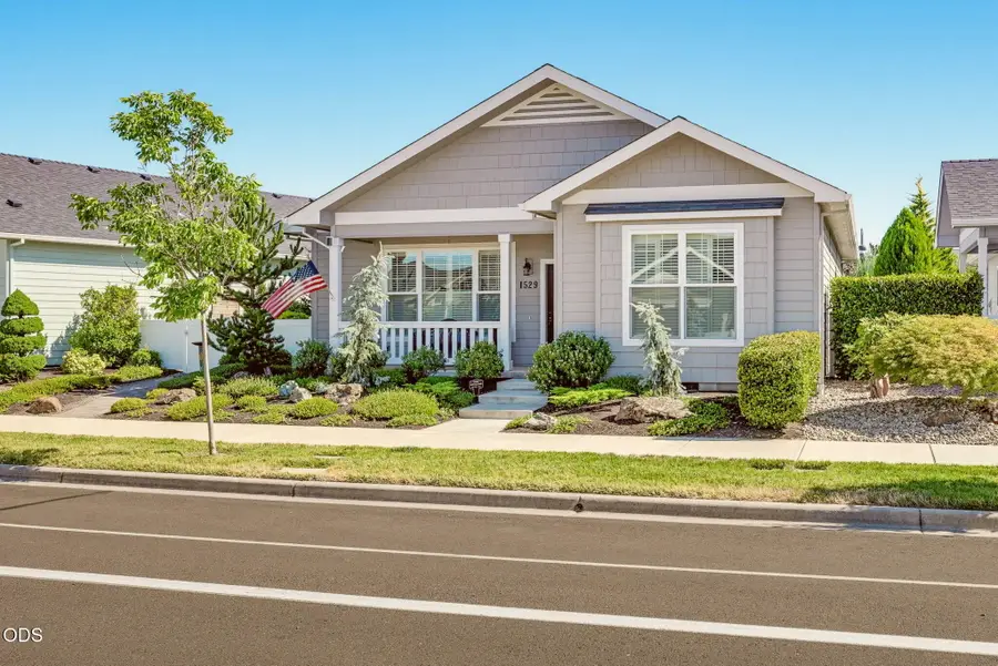 1529 N Haskell Street, Central Point, OR 97502 - #2