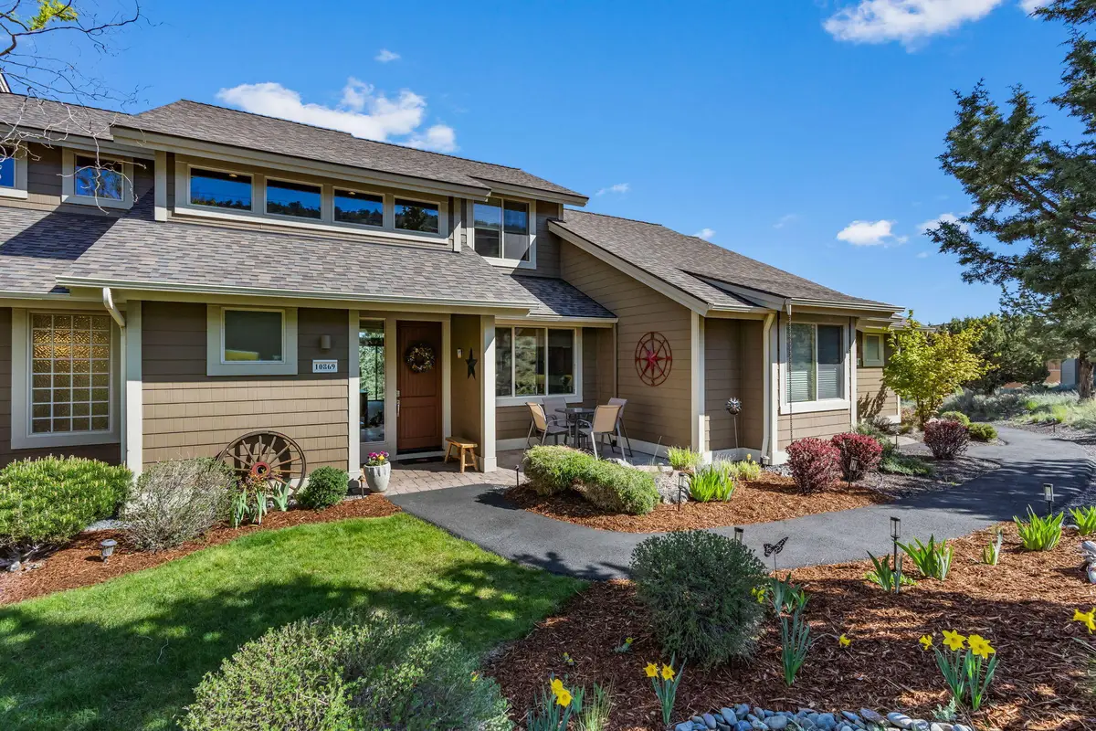 10869 Village Loop, Redmond, OR 97756 - #1