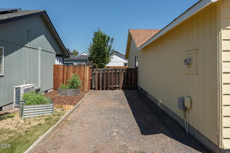 2911 SW Reindeer Avenue, Redmond, OR 97756 - #3