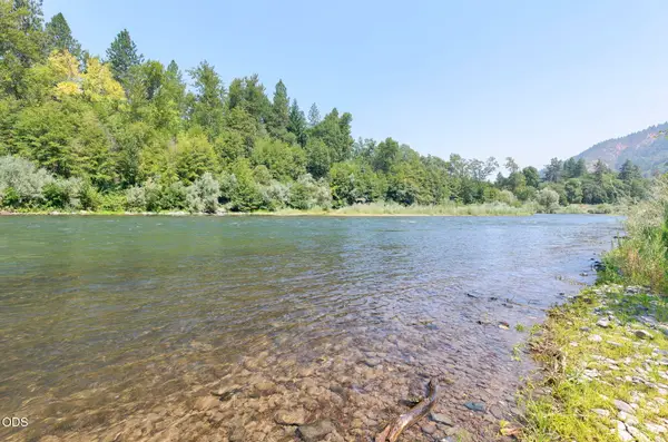 7010 Rogue River Highway, Grants Pass, OR 97527