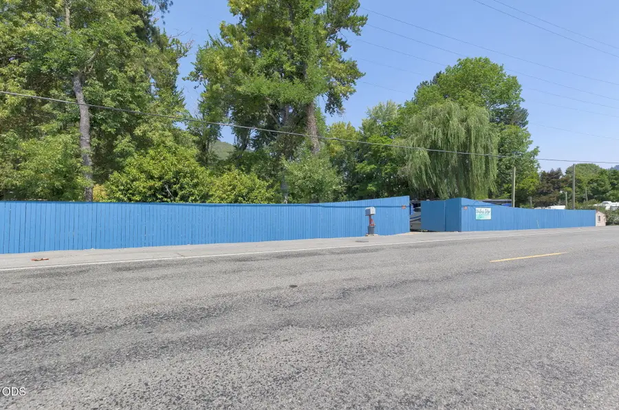 7010 Rogue River Highway, Grants Pass, OR 97527 - #2
