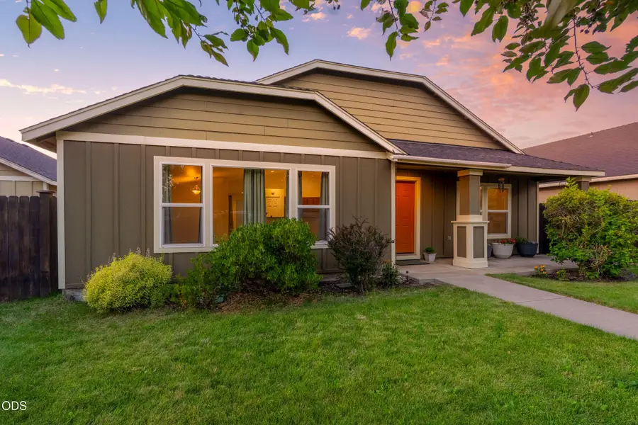 3375 SW Obsidian Avenue, Redmond, OR 97756 - #3