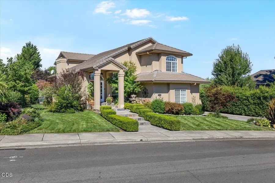 3270 Larue Drive, Medford, OR 97504 - #2