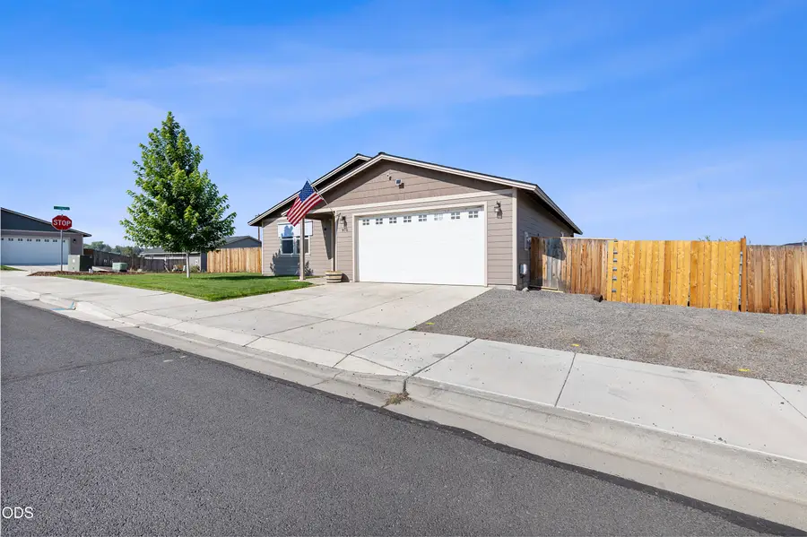 976 SE Maui Lane, Madras, OR 97741 - #2