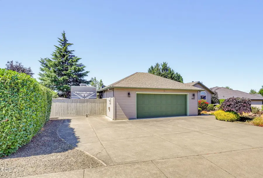 3462 Viewpoint Drive, Medford, OR 97504 - #2