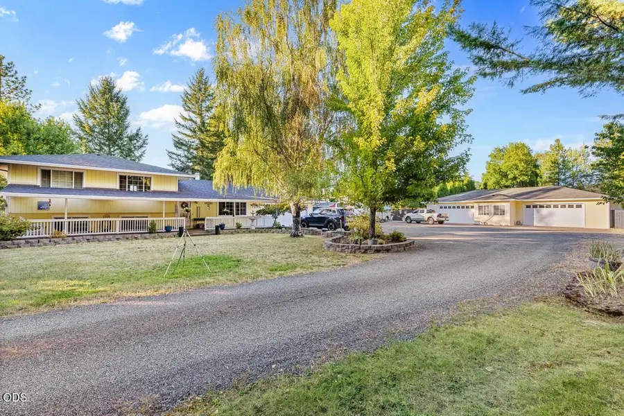 255 Queens Branch Road, Rogue River, OR 97537 - #3