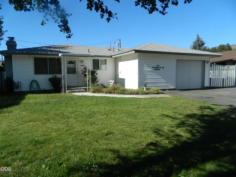 2825 Reclamation Avenue, Klamath Falls, OR 97603 - #2