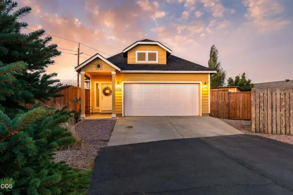 3301 SW Antler Ridge Lane, Redmond, OR 97756