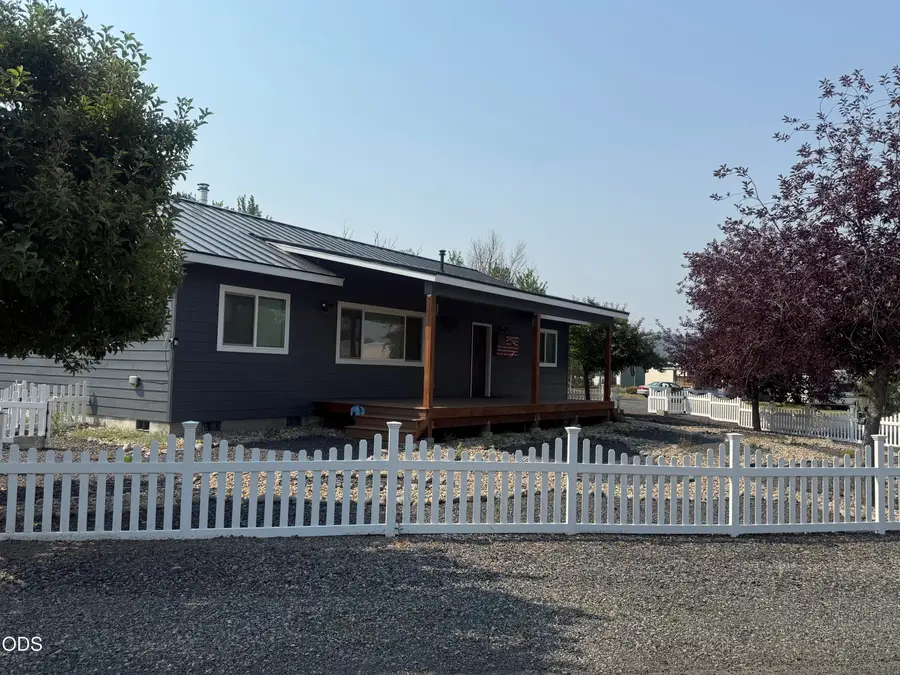 216 Avenue B, Seneca, OR 97873 - #2