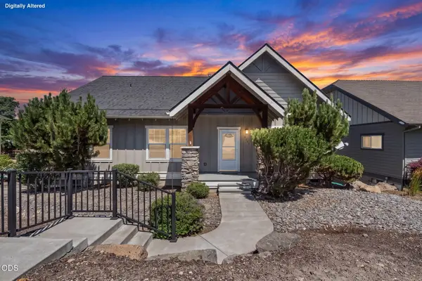3551 SW Salmon Court, Redmond, OR 97756