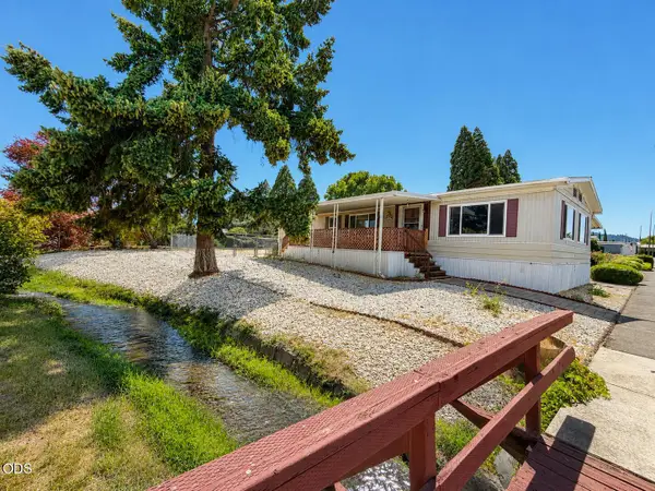 301 Freeman Road #UNIT 56, Central Point, OR 97502