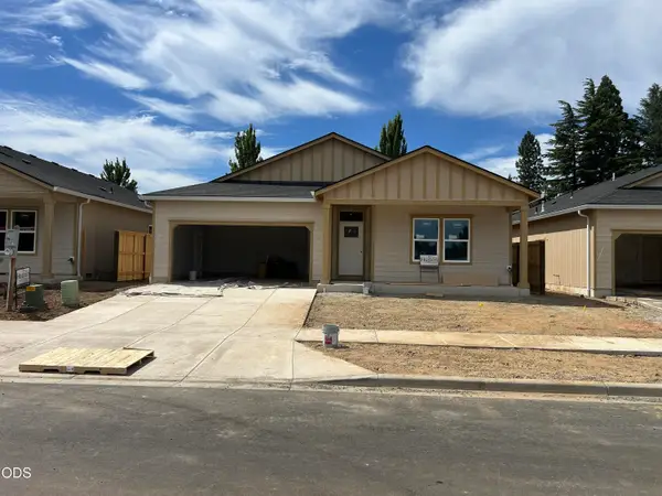 2223 Piazza Drive, Medford, OR 97501