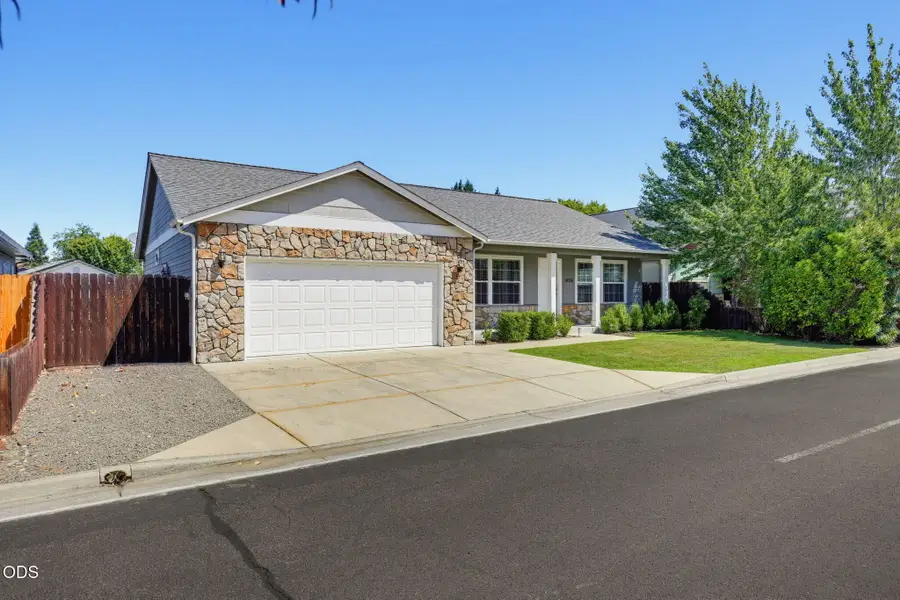 876 Holley Way, Central Point, OR 97502 - #2