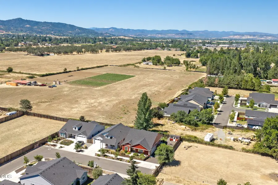 2248 Calico Lane, Medford, OR 97501 - #2
