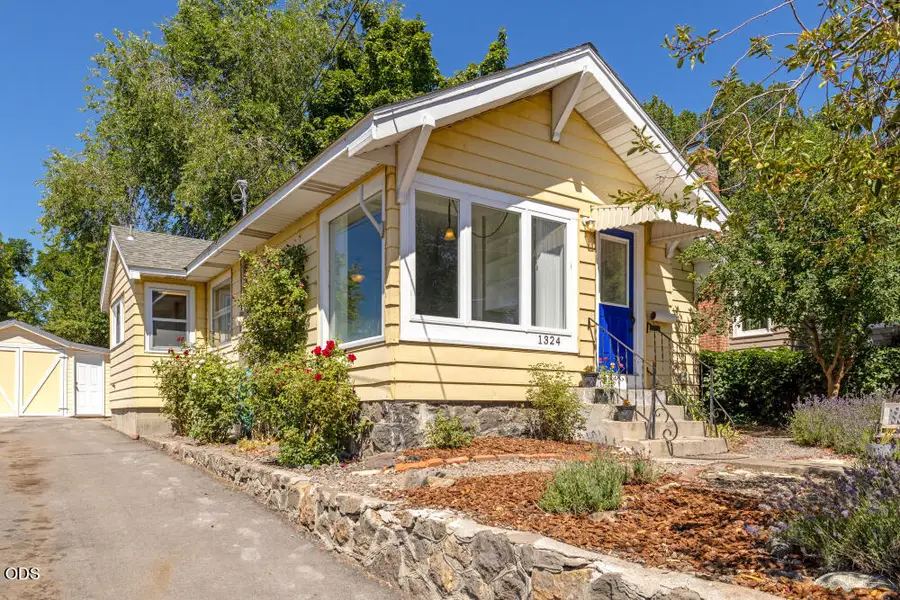 1324 Johnson Avenue, Klamath Falls, OR 97601 - #2