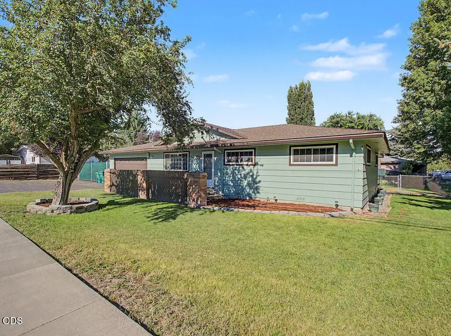 3697 Madison Street, Klamath Falls, OR 97603 - #2
