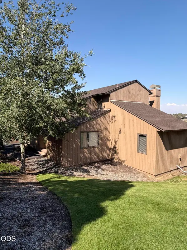 1916 Redtail Hawk Drive #RV45G, Redmond, OR 97756