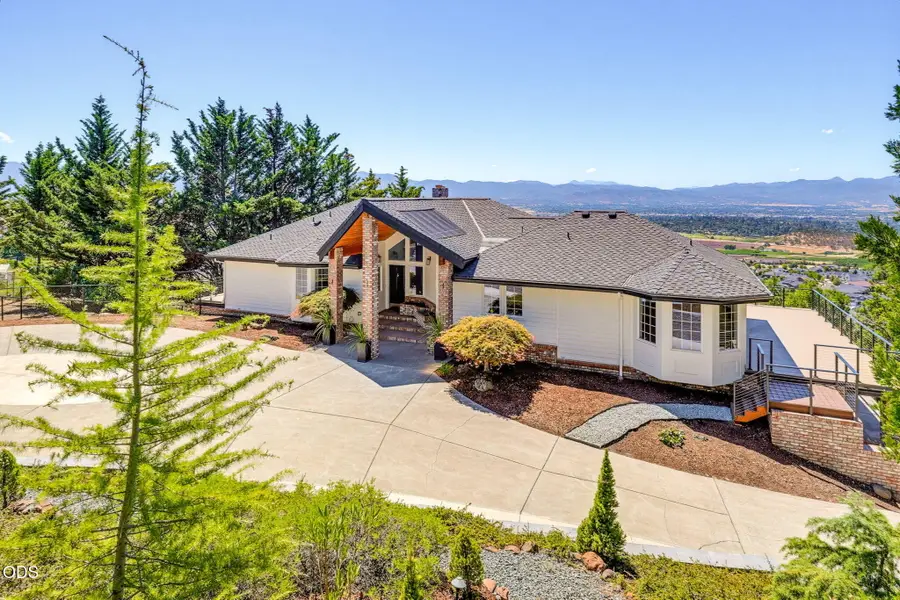 1544 Satellite Drive, Medford, OR 97504 - #3