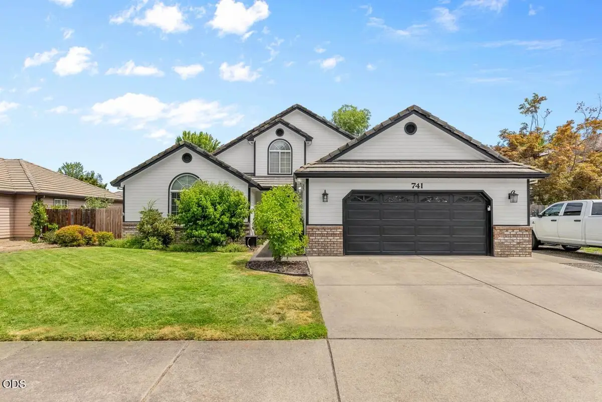 741 Lynn Lane, Central Point, OR 97502 - #1
