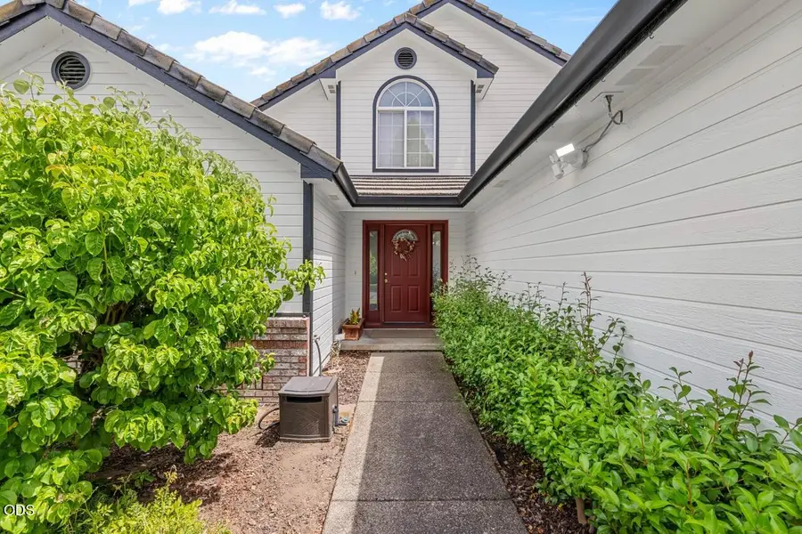 741 Lynn Lane, Central Point, OR 97502 - #3