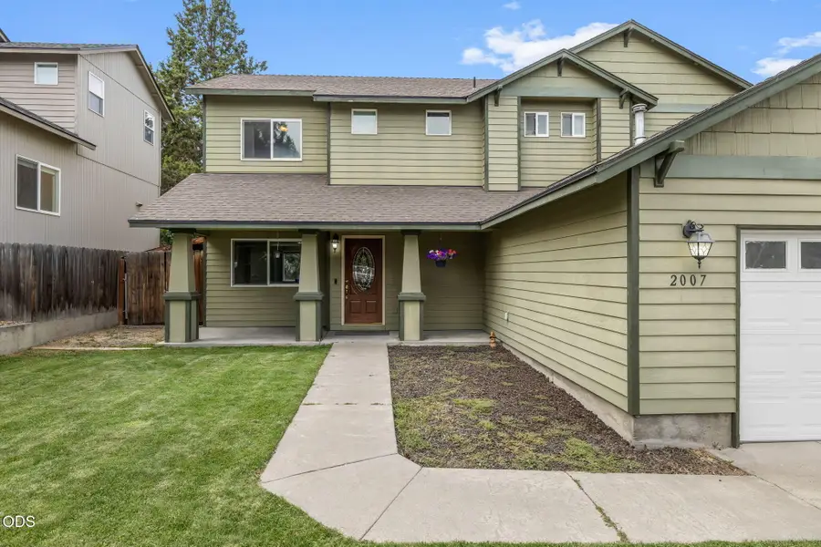 2007 SW 37th Street, Redmond, OR 97756 - #2