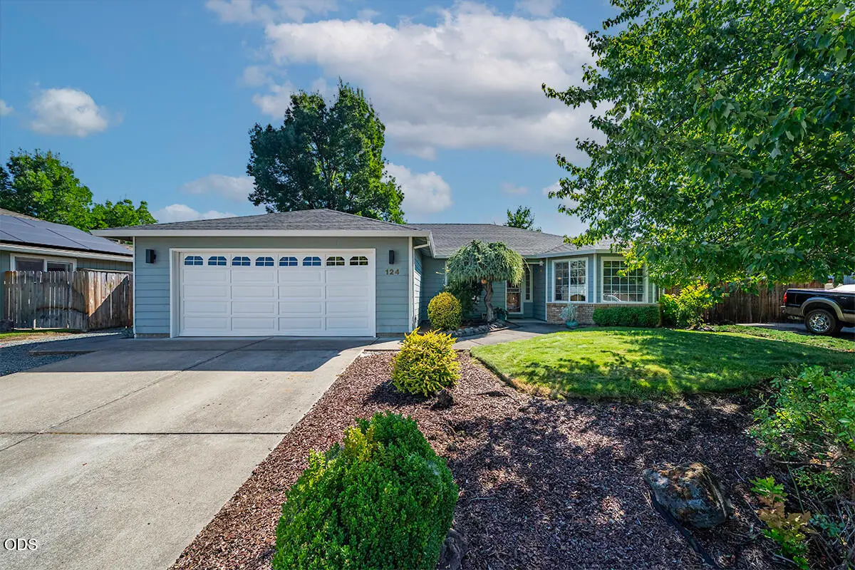 124 Meadow View Drive, Phoenix, OR 97535 - #1