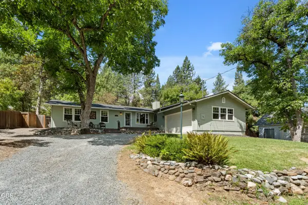 832 S 3rd Street, Jacksonville, OR 97530