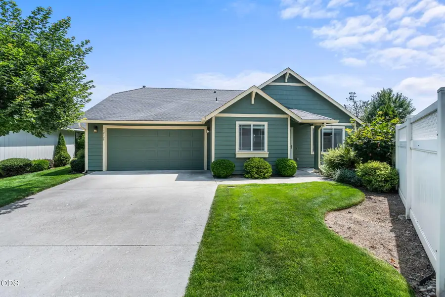 3738 SW 29th Street, Redmond, OR 97756 - #3