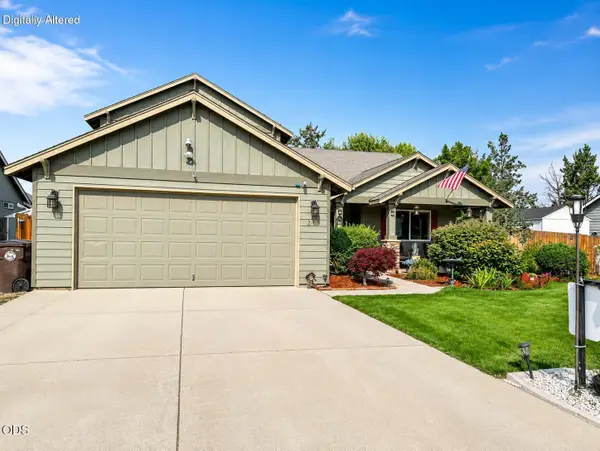2155 NW 22nd Street, Redmond, OR 97756