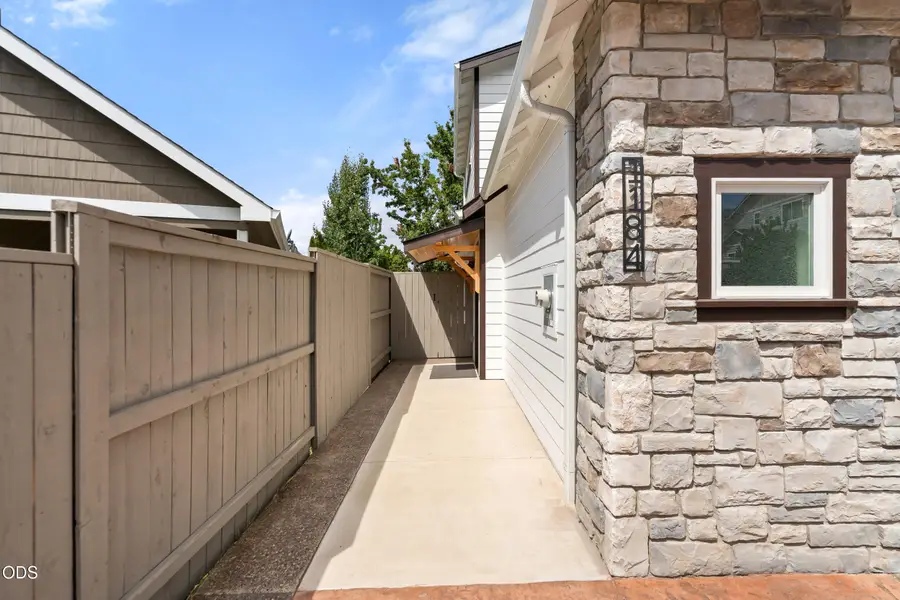 1184 Rutherford Drive, Medford, OR 97504 - #2