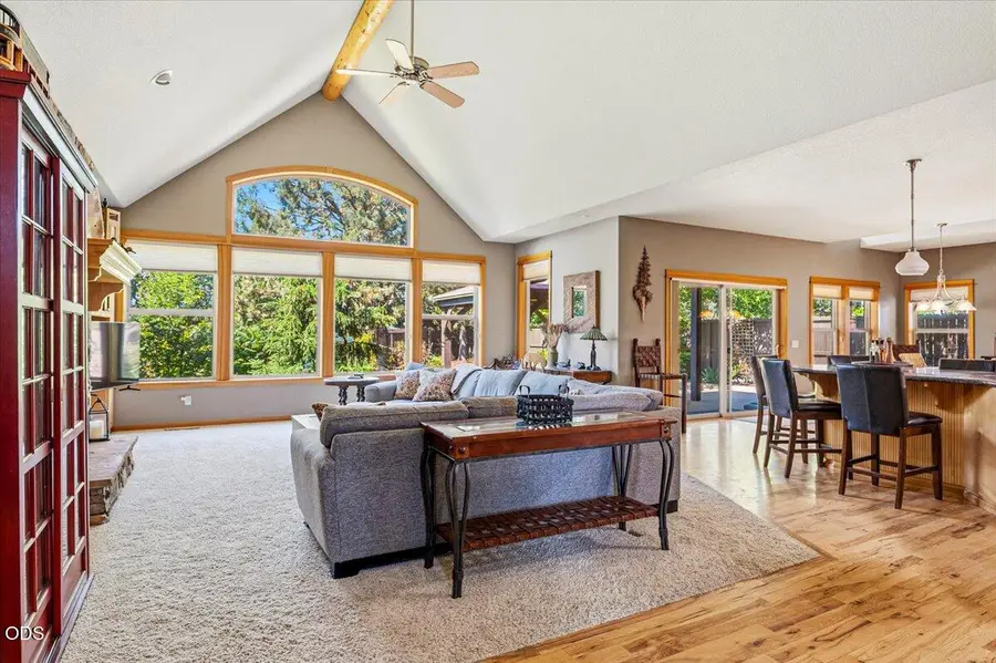 3525 SW 35th Place, Redmond, OR 97756 - #3