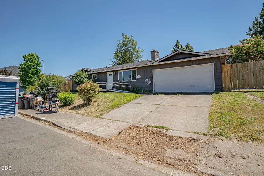 2890 Anita Circle, Medford, OR 97504 - #3