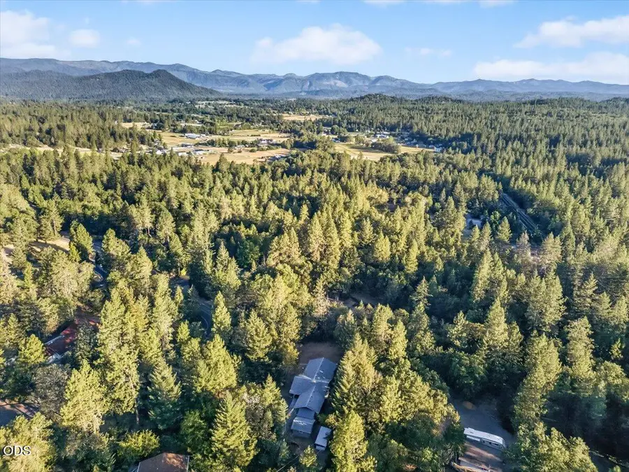 111 Sherwood Lane, Grants Pass, OR 97527 - #3