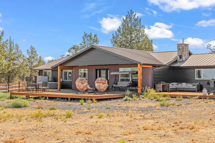 7043 SW Highland Drive, Powell Butte, OR 97753 - #2