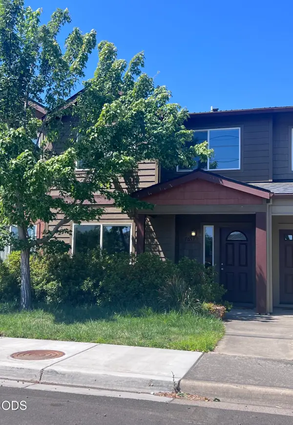 7657 24th Street, White City, OR 97503