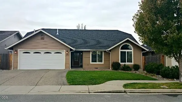 1574 SW Yucca Drive, Grants Pass, OR 97527
