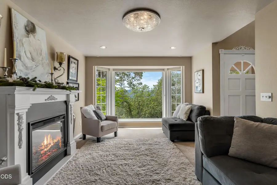 1628 NE Terrace Drive, Grants Pass, OR 97526 - #3