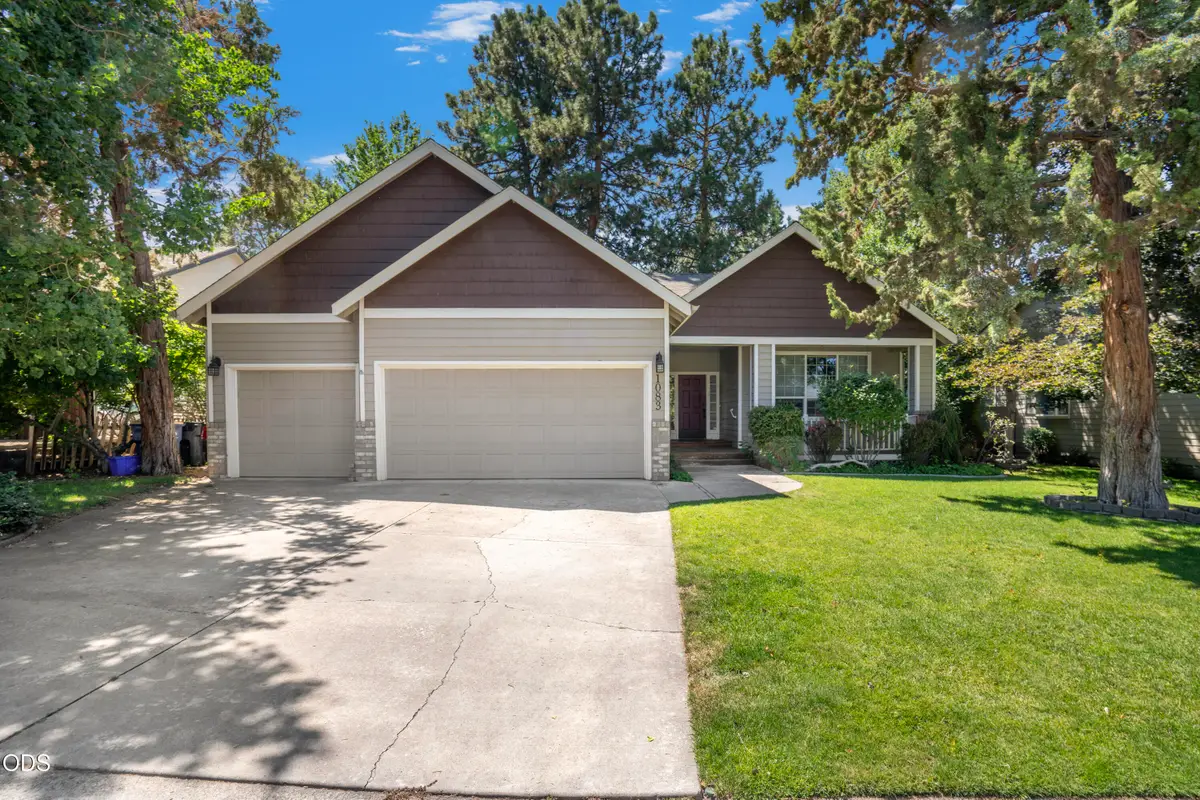 1083 SE Shadowood Drive, Bend, OR 97702 - #1