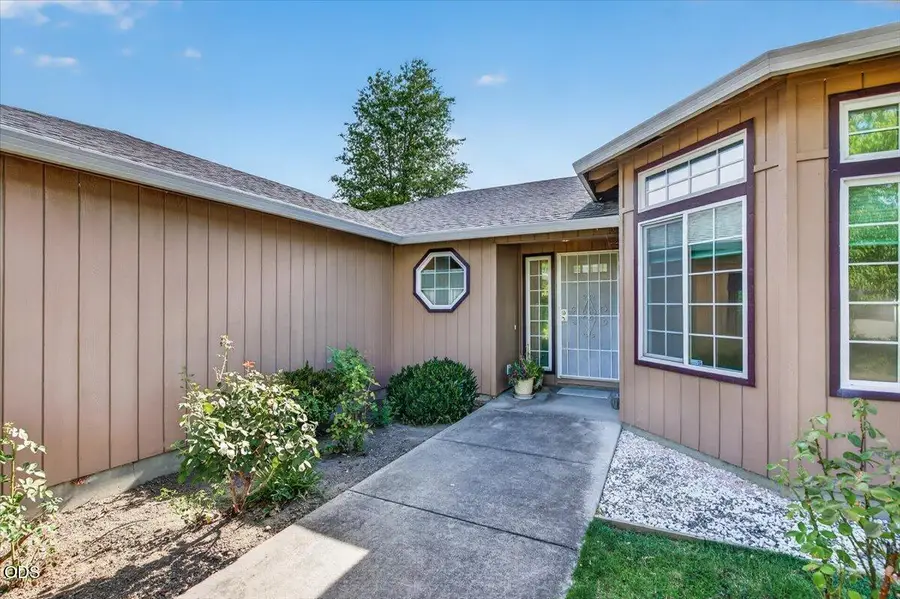 937 Rebecca Drive, Phoenix, OR 97535 - #2