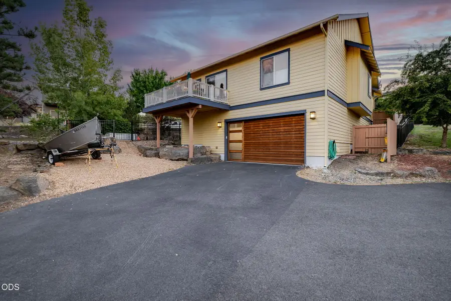 2258 SW 36th Street, Redmond, OR 97756 - #2