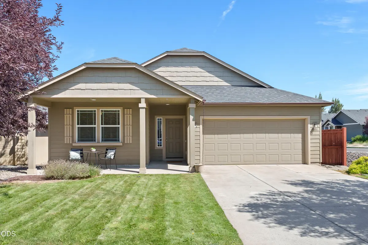 3301 NW Cedar Avenue, Redmond, OR 97756 - #1