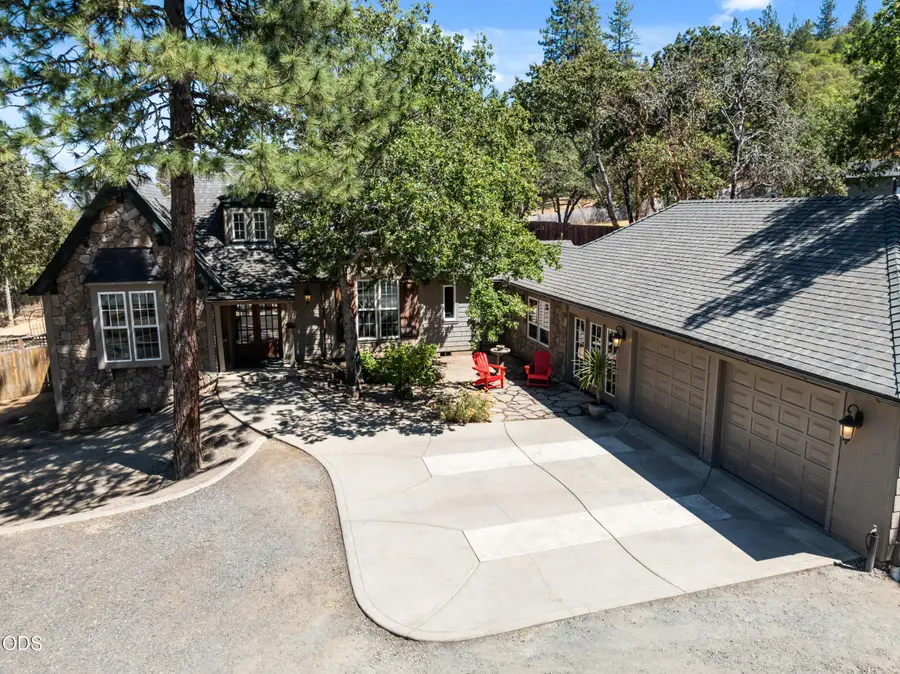 225 Andesite Drive, Jacksonville, OR 97530 - #3