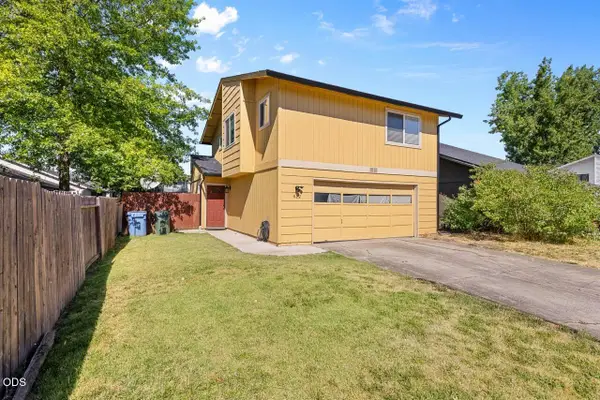412 Lorraine Avenue, Eagle Point, OR 97524