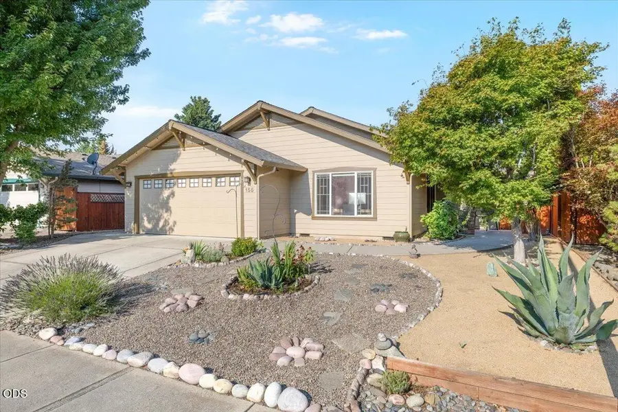 155 Country Hill Drive, Phoenix, OR 97535 - #2