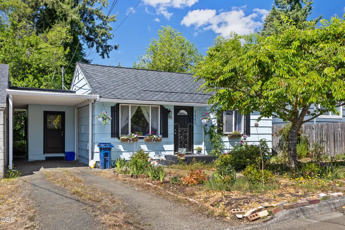 1655 N Juniper Street, Coquille, OR 97423 - #1